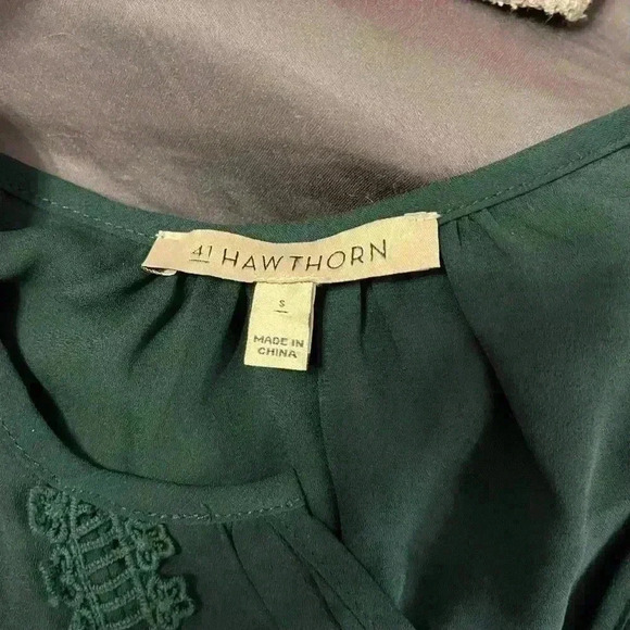 41 Hawthorn dark green v neck long sleeve blouse size small with lace details - Picture 9 of 12